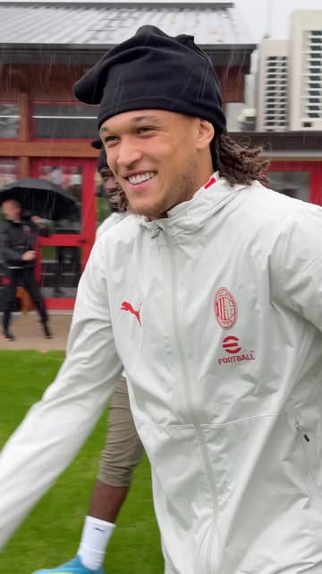 Moreira is always in high spirits 😅🌧️