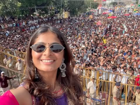 Overwhelmed! Love you guys!! What a feeling!! And I love RCB as much as you do! Thank you Mysore, this was super special. #happydasara #mysore
