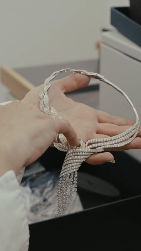 Meet Colin, polisher at @chaumetofficial, as he reveals the art of polishing through mirror polish, satin finish and brushed surfaces, highlighting the precision required to preserve every detail of a jewel shaped lik…