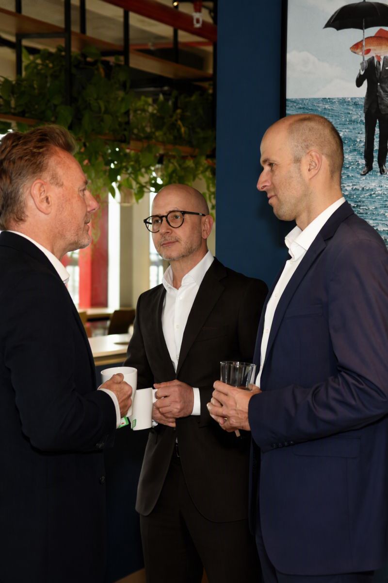 Et si le rôle d’un CEO était de plus en plus d’être un Architecte Social ? Pendant longtemps, je pensais que le rôle d'un dirigeant était de prendre des décisions. Puis j'ai compris que ce n'était qu'une partie du tra…