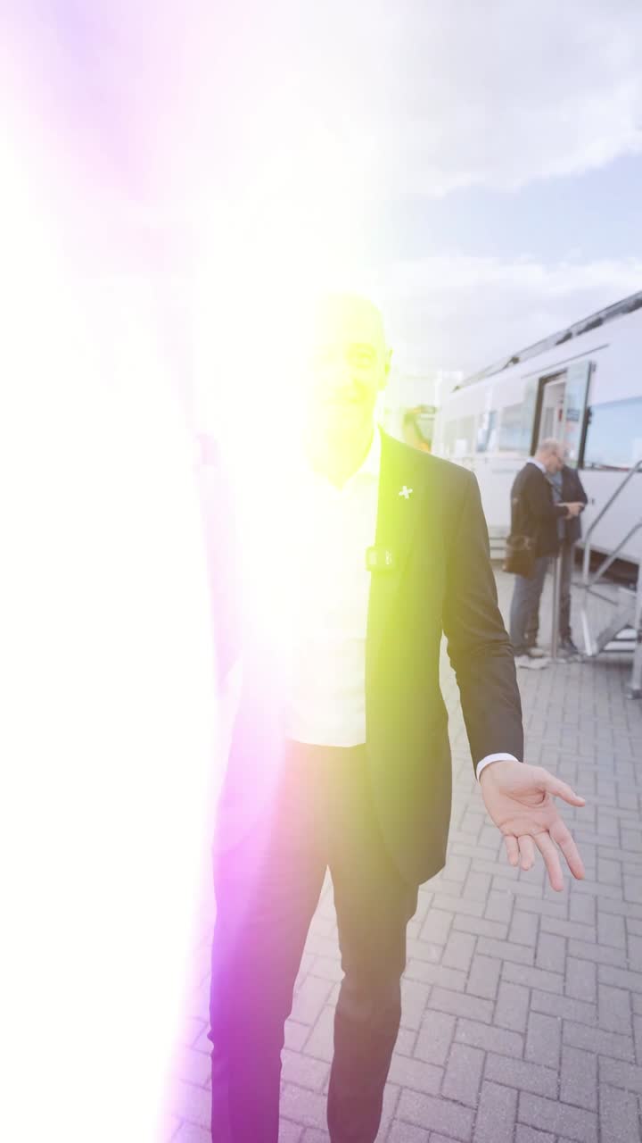 Rail is where Data and AI meet the real world. 🚅 At InnoTrans, Siemens Mobility demonstrated how AI is revolutionizing the industry. Three ways how we're doing it: - AI-enabled design for competitive, high-performanc…