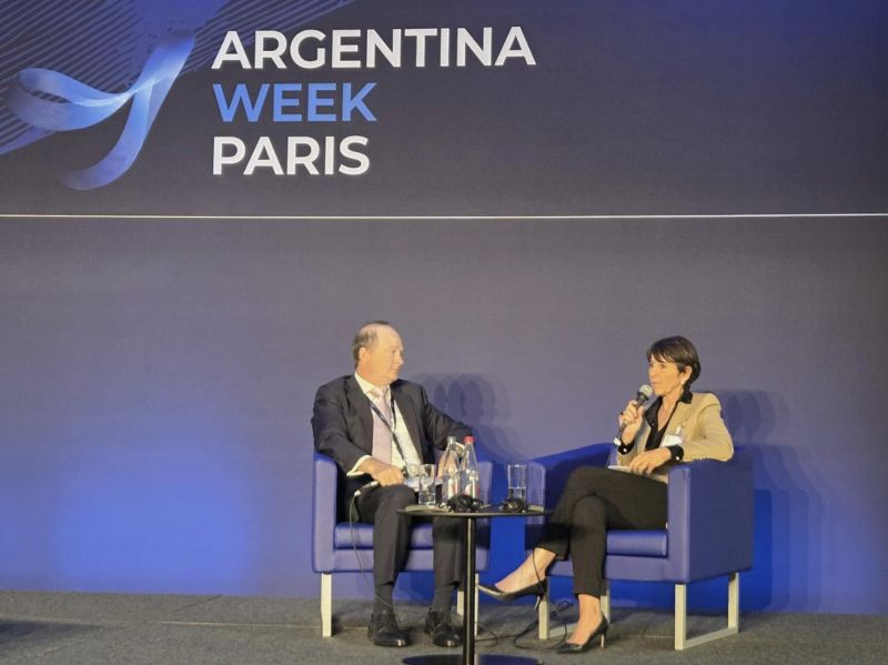 In Paris, as part of Argentina Week, I exchanged views with Javier Milei, President of Argentina, Karina Milei, General Secretary of the Presidency of the Nation, José Luis Caputo, Minister of Economy, Daniel González…