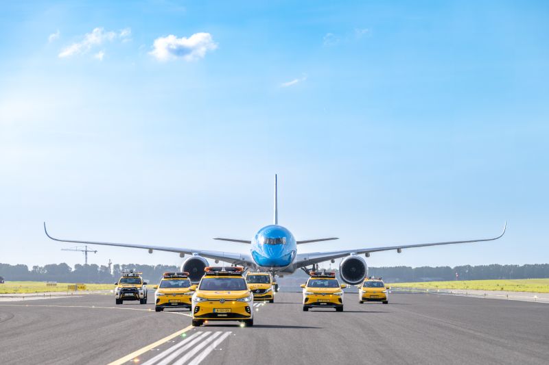 KLM’s very first Airbus A350 has just landed in Amsterdam! Seeing an A350 touch down at Schiphol in KLM Royal Dutch Airlines blue for the first time is a very special moment and a source of immense pride for KLM. Its …