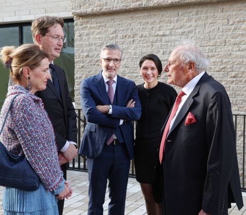 Ein Privileg meines Jobs ist es, dass ich vielen spannenden Persönlichkeiten begegnen darf. Vergangene Woche hatte ich die Gelegenheit, Reinhold Würth im Rahmen der Wiedereröffnung der Kunsthalle Würth in Schwäbisch H…