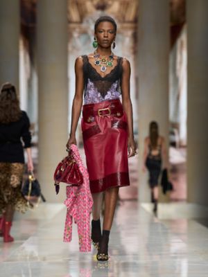 STRAVAGANZA SICILIANA What is inherited becomes a reflection of who wears it. The #DGSS27 Women’s Fashion Show brings together crochet, #DGFattoAMano artistry and pieces shaped by generations, revealing Stravaganza Si…
