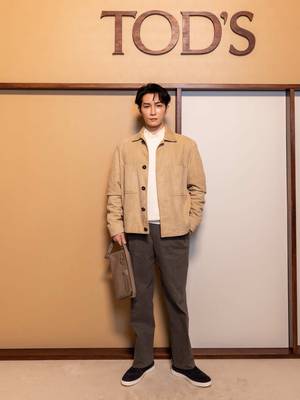 Making an entrance. Brand Ambassador Shota Watanabe arrives at the Tod’s Women’s Spring Summer 2027 Show in Milan. #Tods #TodsSS27