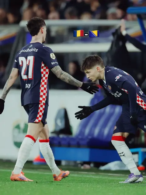 Dennis 🇷🇴 - Esmir 🇧🇦. 20.45 CET 👀 Score predictions? #PSV #romania #man #bosnia #uefa