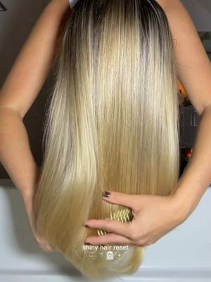 How to get your hair to catch the light just right featuring Thick Shampoo & Conditioner. @itsreallyhelen