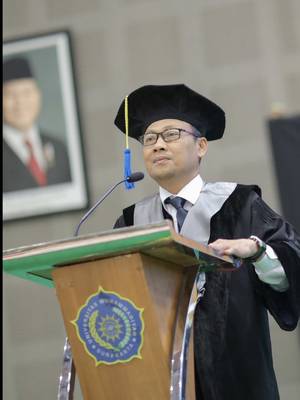 Pimpinan Universitas Muhammadiyah Surakarta, setiap langkahnya menjadi bagian dari ikhtiar membawa UMS semakin maju dan bermakna. #ums #wisuda #kuliah #mahasiswa #kampusswasta