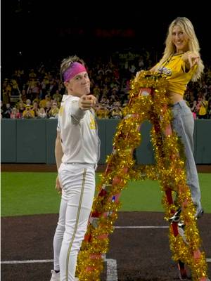 Close enough… welcome back Sharpay & Ryan 😉 #savannahbananas #dancingwiththestars #dwts #highschoolmusical #disney @Jackson Olson @Emma Slater