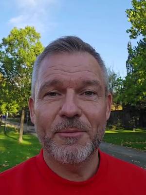 ODFOTIL SOM SA S TRUMPOVOU MAKETOU? Počas svojej bohatej politickej dráhy som dostal množstvo novinárskych otázok, ale na absurdnejšiu si neviem spomenúť. Po recepcii, na ktorú ma počas Valného zhromaždenia OSN pozval…