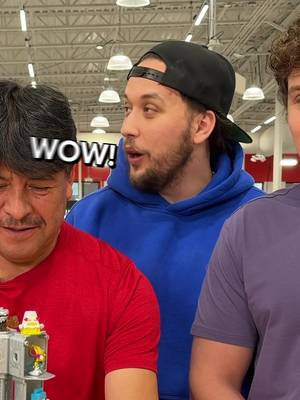 Elite builders in the grocery store 🙌