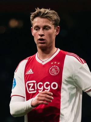 Frenkie de Jong. Elegance in motion.