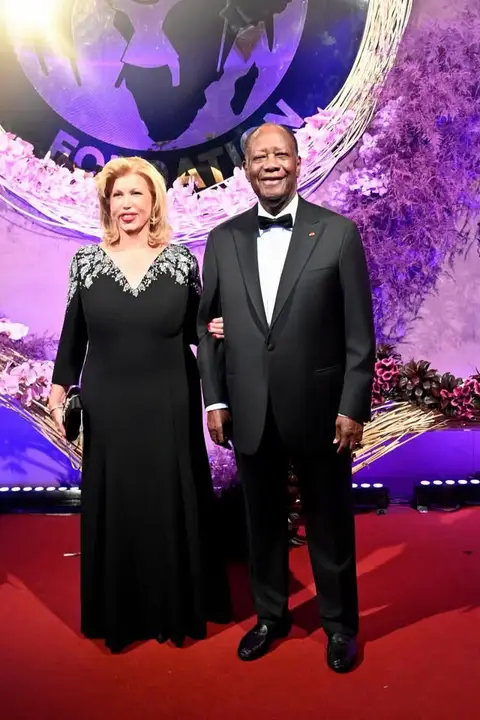 Je félicite ma chère épouse, Dominique Ouattara, pour la réussite du 10ᵉ Dîner de Gala de sa Fondation Children of Africa, qui contribuera à la réalisation de la Maison de la Jeunesse à Treichville. La jeunesse demeur…