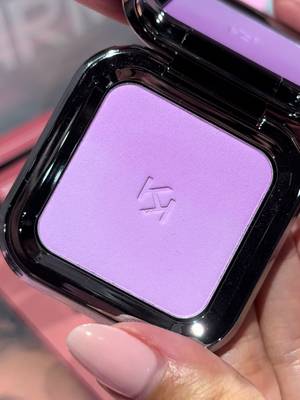 Meet Unlimited Blush 21 Signature Lilac 💜 An irresistible flush, rich colour and up to 12-hour hold in one swipe. Velvety to the touch, bold on the cheeks. Ready to fall for lilac? 🔥 #KIKOMilano #makeup #blush #KIKO…