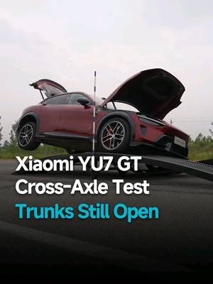 Xiaomi YU7 GT cross-axle test, front and rear trunks still open. #XiaomiAuto #EV