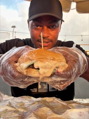 Check out our new location at Monoliza park in Abuja & taste the Jazz first hand! We’ve got the juiciest burgers you’ll ever eat in your life ! #JazzysBurger #DonJazzy #Burger #abuja #Foodie