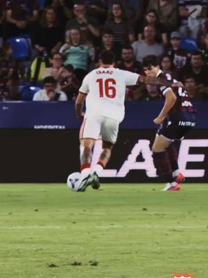 Isaac Leonardo DiCaprio 🤝🏽 @Auron Leonardo DiCaprio 🚀💥 #levantesevilla #LALIGAHighlights #tiktokfootballacademy #deportesentiktok #laliga