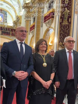 Un gran día para la #UCAM 💙💛 Celebramos el Solemne Acto de Apertura del Curso Académico 26/27 y la investidura como Doctor Honoris Causa de Luis de la Fuente. #universidad #luisdelafuente #honoriscausa
