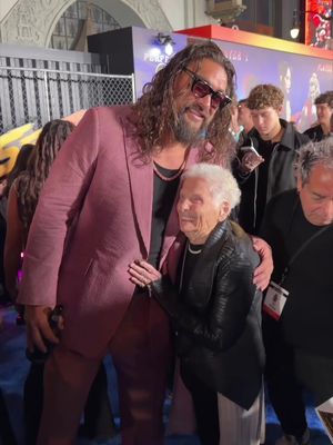 Granny flirts with Jason Momoa after Roman Reigns breaks her heart 😱 #relationships #streetfightermovie @Jason Momoa @Joe Anoai aka “Roman Reigns” @Cody Rhodes