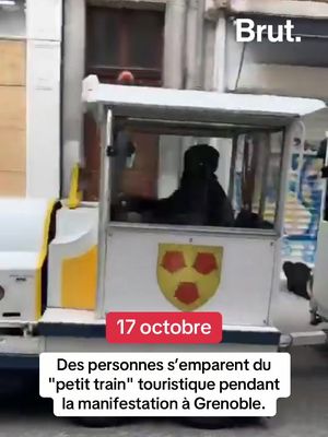 À Grenoble, des personnes s’emparent du "petit train" touristique pendant la manifestation du 17 octobre.