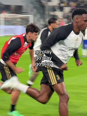 go play go play 🤍🖤 #juventus #SerieA #lazio #warmup #footballtiktok