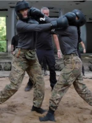 How much longer do you think i’ll last chat? 🤣 Tune in Thursday’s at 9/8c on @FOXTV Watch next day on @hulu @Reality Club FOX #specialforcesfox