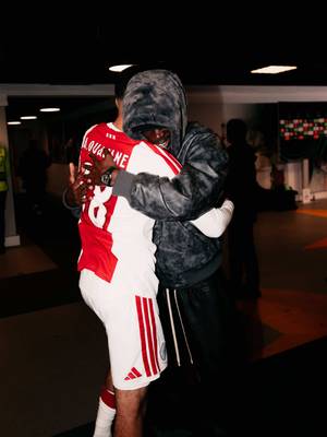 Get yourself a teammate like Yves Bissouma 🥰