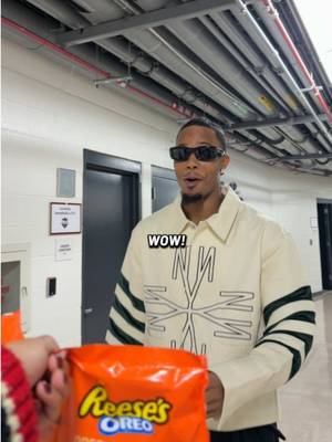 Had to surprise the guys with their favorites for the home opener 😂🤝 #chicagobulls #snacks #candy #surprise #wholesome