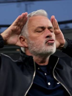 É, podem falar o que quiserem de José Mourinho... Hoje o torcedor do Real Madrid tá desse jeito... 😎 #JoseMourinho #Mourinho #RealMadrid #EnzoFernandez #Barcelona 🎥: @433