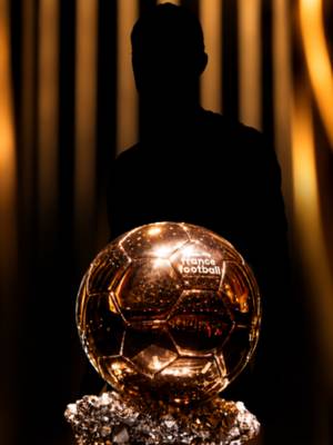 🏆✨ من تتوقع أن يتوّج بجائزة الكرة الذهبية اليوم؟ 👀⚽️ #BallonDor