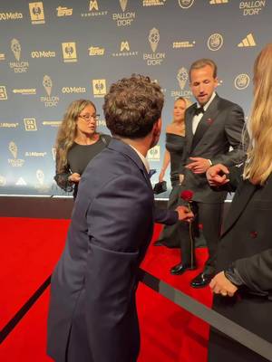 Congrats @Harry Kane 🏆🌹⚽️