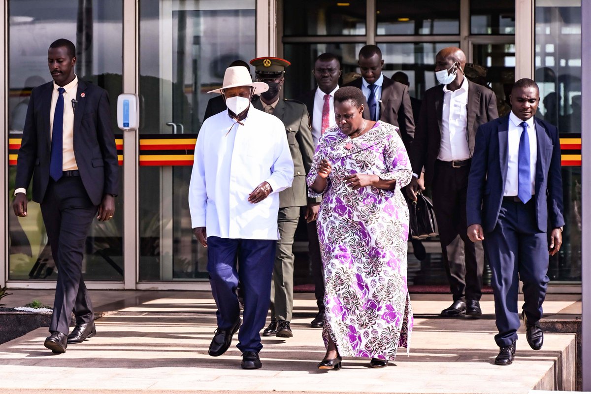 I have departed for Mokowe, Lamu County, Kenya, for the groundbreaking ceremony of the Dangote East Africa Petroleum Refinery. https://t.co/bWQUFezvzQ