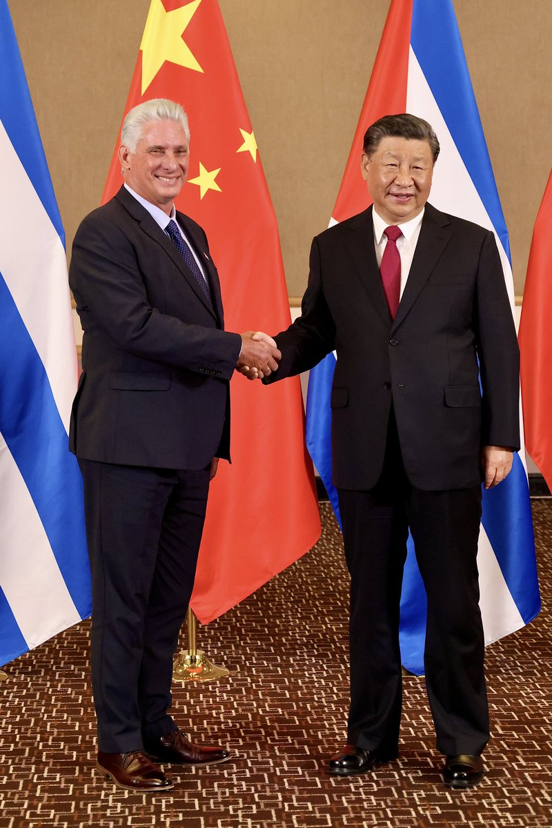 En ocasión del 77 aniversario de la fundación de la República Popular #China, trasladamos cordiales felicitación al compañero Xi Jinping, al Partido, al Gobierno y al pueblo chinos. Agradecemos la permanente solidarid…