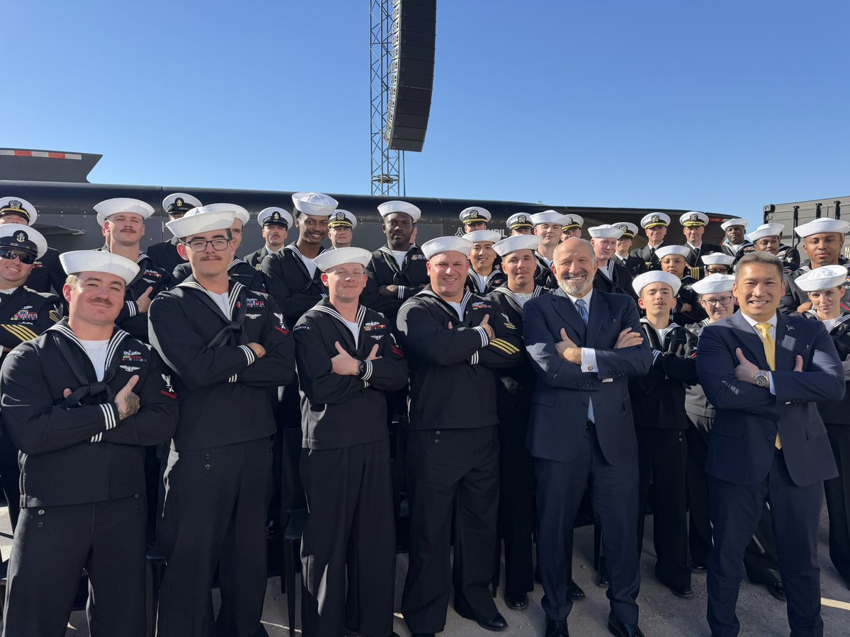 Honored to be with some of our finest U.S. Navy sailors alongside President Trump as we usher in a new age of American shipbuilding. 🇺🇸 https://t.co/bmCSGGZ2K4