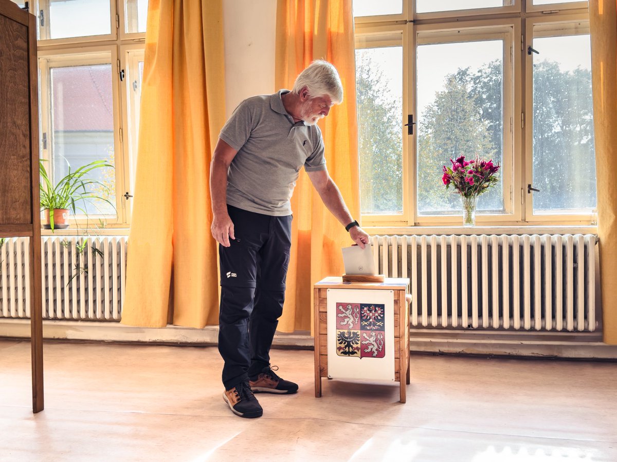 Některé chyby se napravují relativně snadno, jiné hůř a některé se nedají napravit vůbec. Chybu v plánování lze naštěstí napravit změnou plánu. Uznat chybu není jednoduché, ale když si politik váží důvěry lidí, musí t…