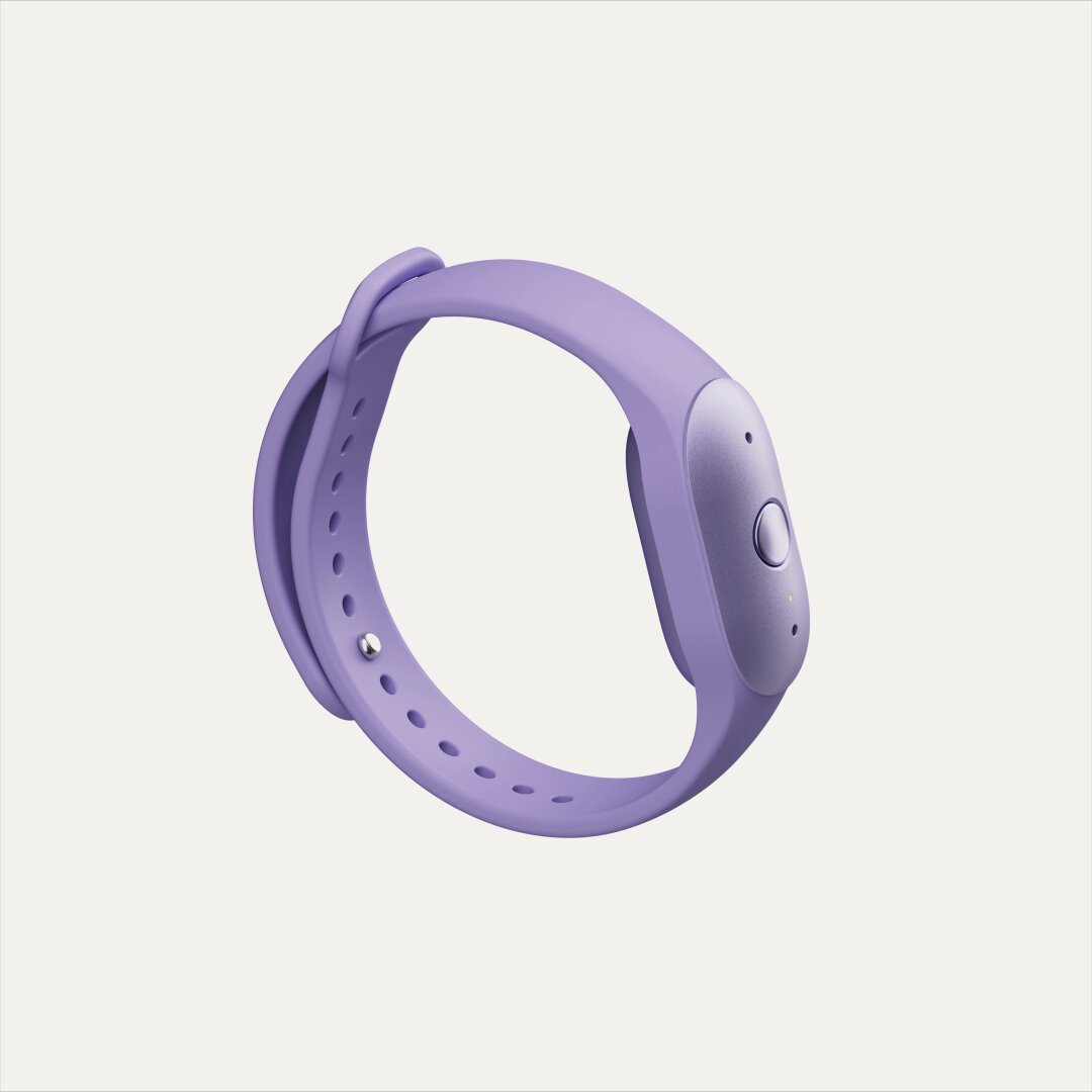 Excited about our new Bee devices launching today. They turn your conversations into summaries, to-dos, and reminders, so the details are there when you need them. Bee Frontier goes on your wrist or clips to your clot…