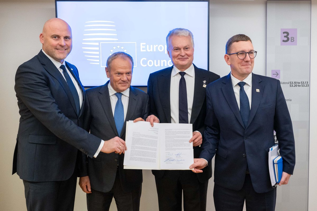 Lithuania, Estonia, Latvia, and Poland are fully committed to implementing the strategic Rail Baltica railway project in the new #MFF period! https://t.co/JzC96Qjf2a