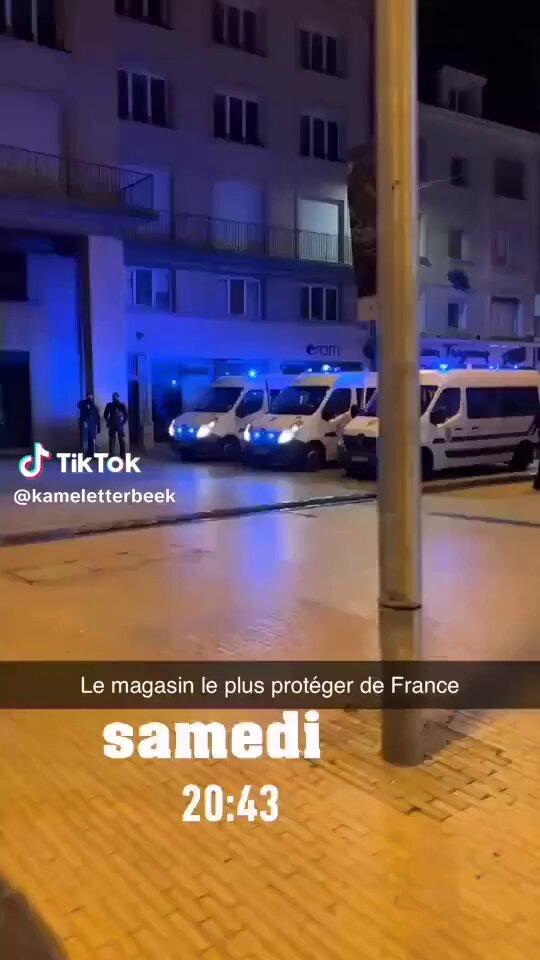 Jusqu’où iront-ils ? 6 fourgons de police étaient présents samedi pour protéger la boutique Trogneux, de la famille de Brigitte Macron… Tous les autres commerçants de France ont, eux, été abandonnés face aux pilleurs.…