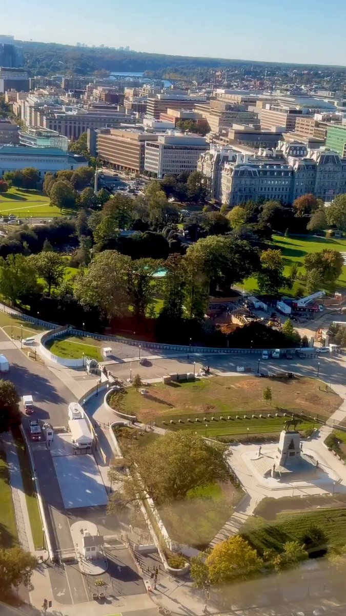 President @realDonaldTrump does a flyover of the new ballroom construction and @WhiteHouse in Marine One, on his way to Joint Base Andrews, where he boarded Air Force One for the Great State of South Carolina… https:/…