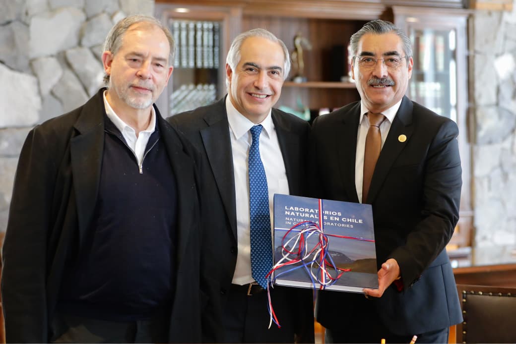 ¿Se imaginan un Congreso Futuro que conecte a Chile y México? Con ese objetivo en el horizonte, sostuvimos una reunión con representantes de la Organización de Estados Iberoamericanos (@oeidigital), la secretaria de C…
